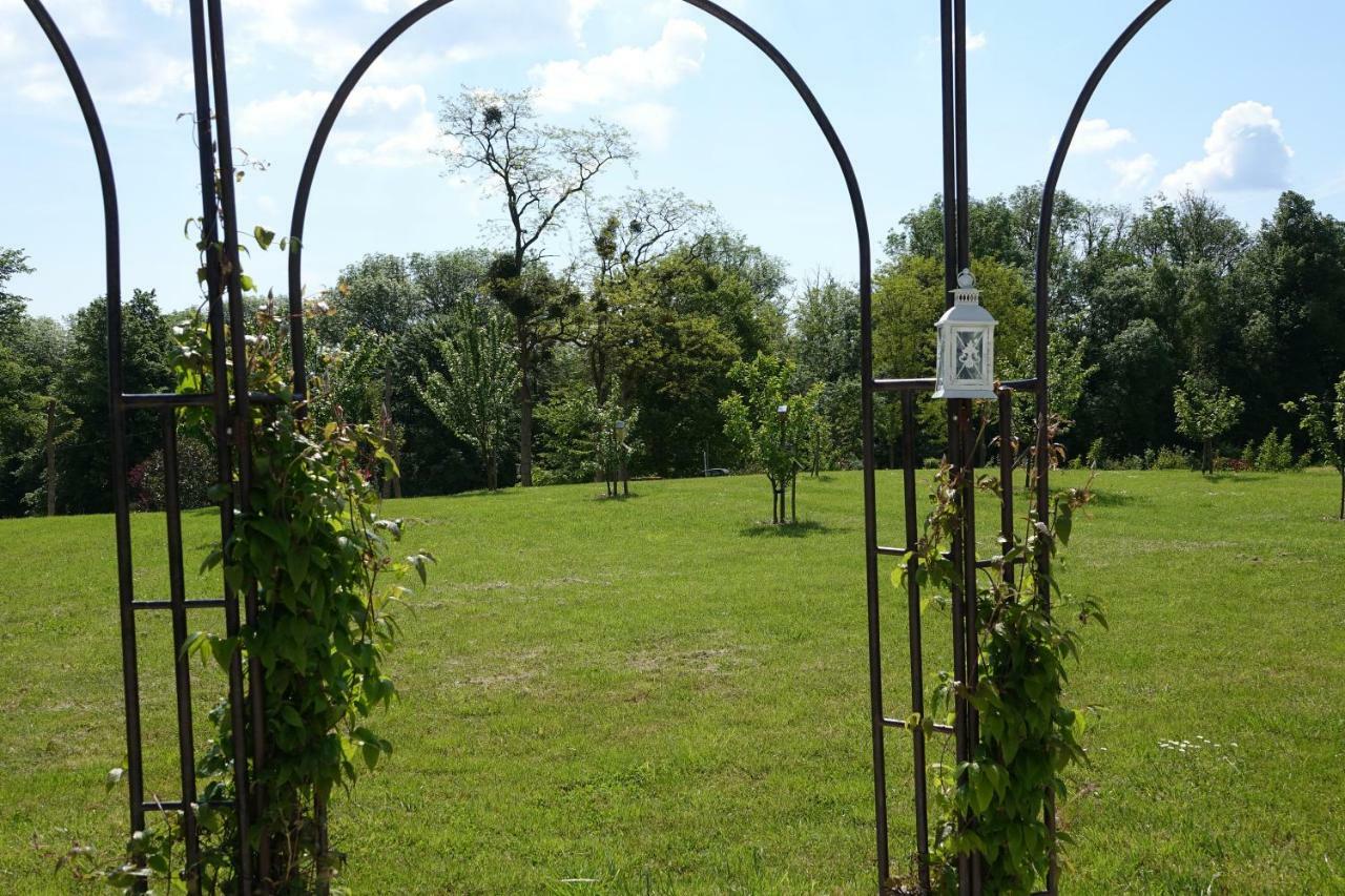 Le Manoir Des Aromes Hotell Brugny-Vaudancourt Exteriör bild
