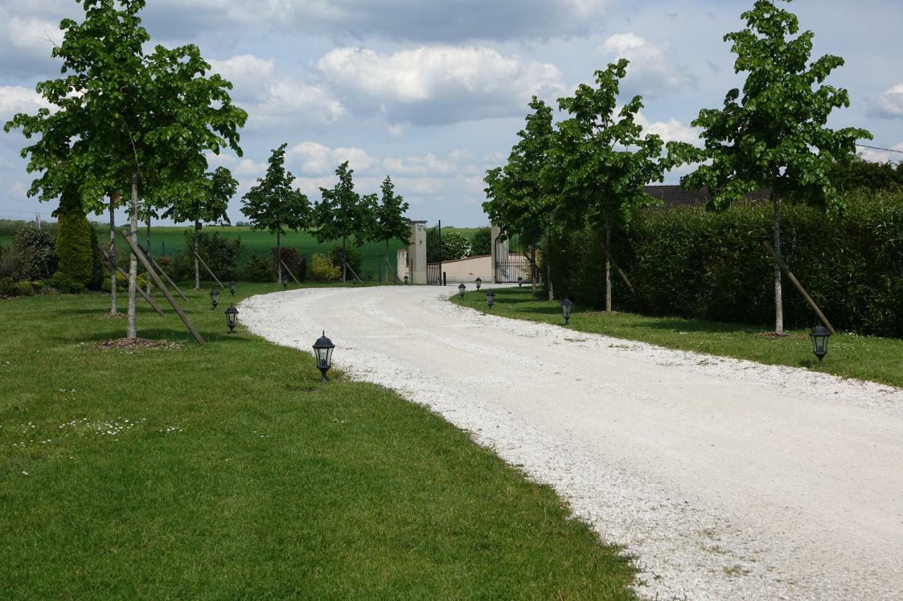 Le Manoir Des Aromes Hotell Brugny-Vaudancourt Exteriör bild